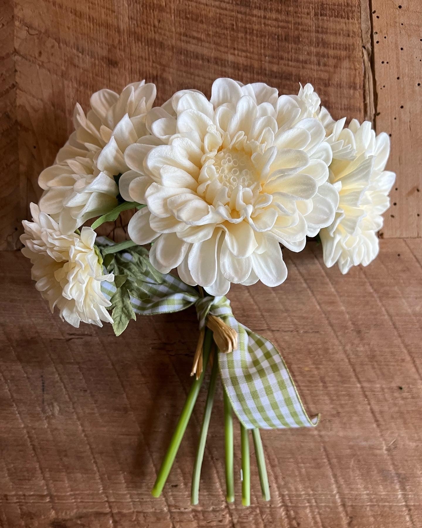 sale!!! was $35 bundle now $18! —-sweetest dahlia bundle-bundle of 5 stems