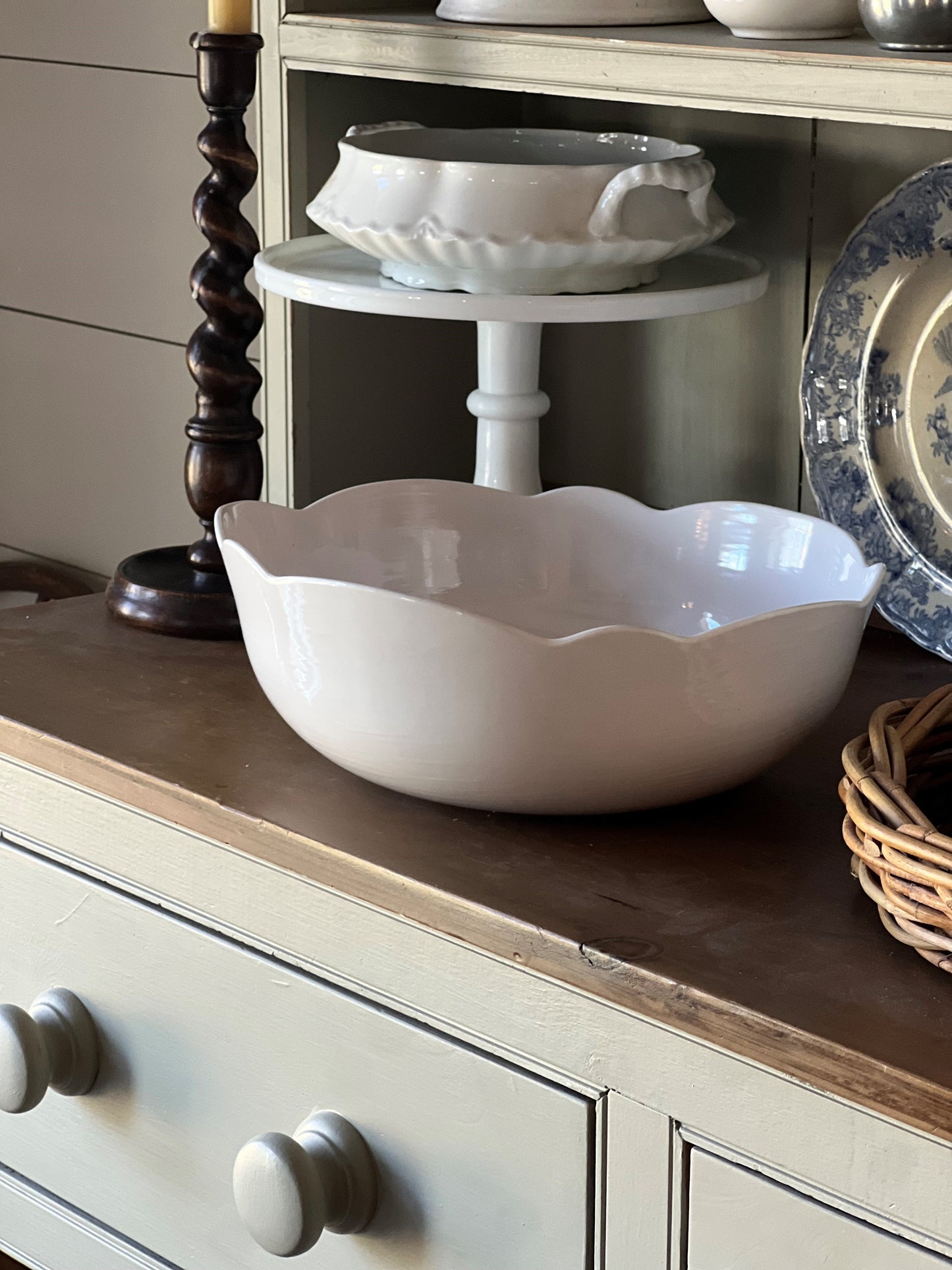 beautiful scallop dinnerware