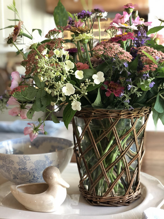 gorgeous willow vase