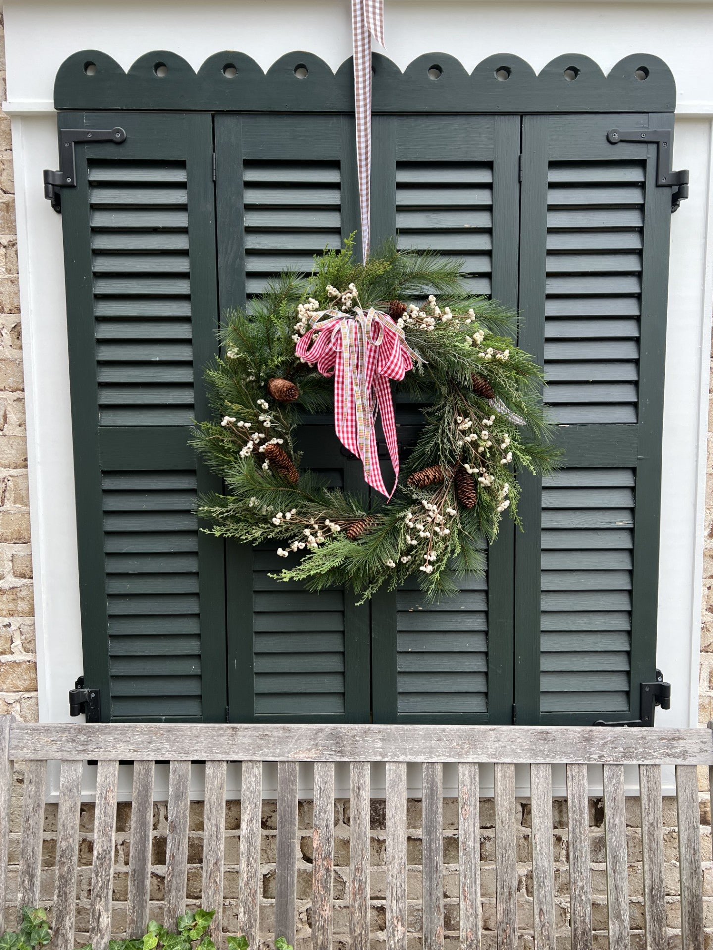 beautiful white snowberry wreath